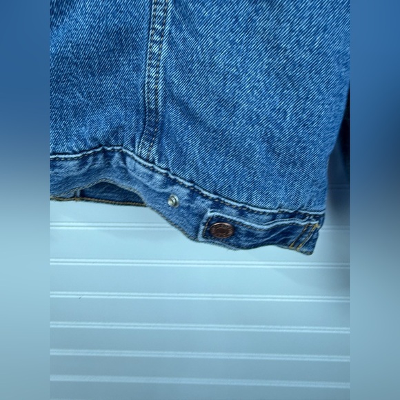 Levi's Signature women’s sherpa lined denim Jacket. Size large. - Picture 5 of 10